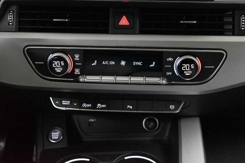 Audi A4 2.0 TDI KAMERA*ACC*VIRTUAL*DPH - fotka 24 z 42