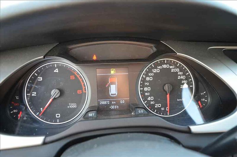 Audi A4 (2010) AVANT 2,0 TDI - fotka 20 z 24