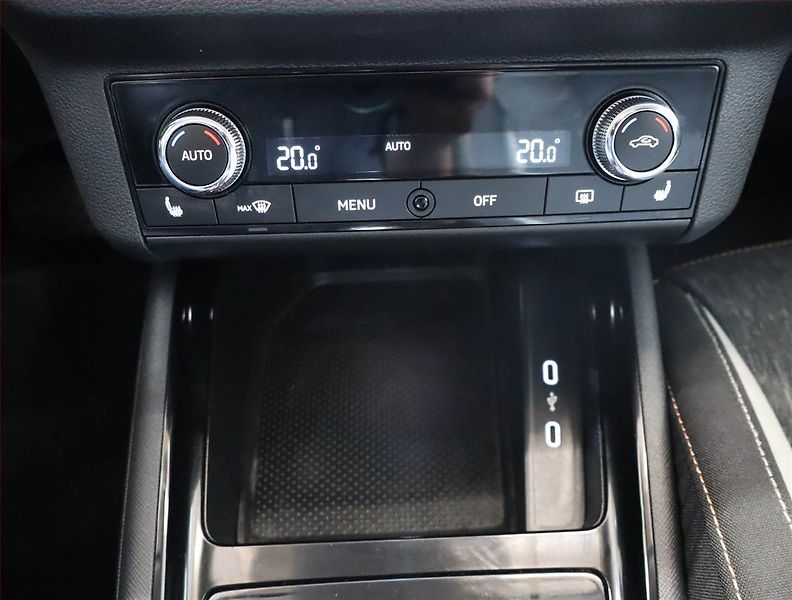 Škoda Scala (2019) 1.0 TSI, Automat, Tempomat - fotka 21 z 23