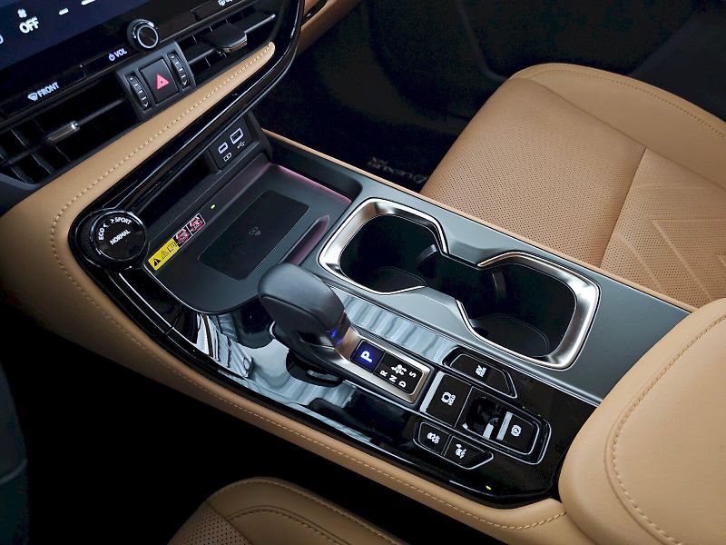 Lexus NX 350h (2024) 2.5HEV AWD 248k PRESTIGE PLUS - fotka 27 z 32