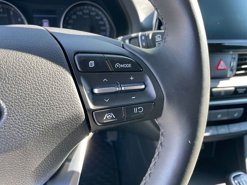 Hyundai i30 1,0 T-GDi Family Comfort, ČR - fotka 22 z 34