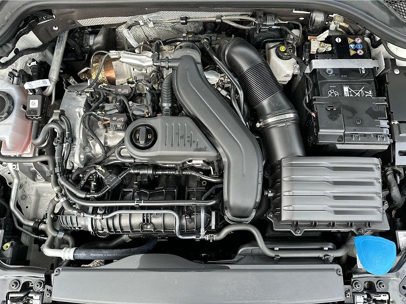 Škoda Octavia 1,5 TSI / 110 kW TOP Selection - fotka 25 z 25