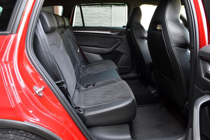 Škoda Kodiaq 2.0 TDi CR SPORT LINE,KŮŽE,LED - fotka 37 z 51