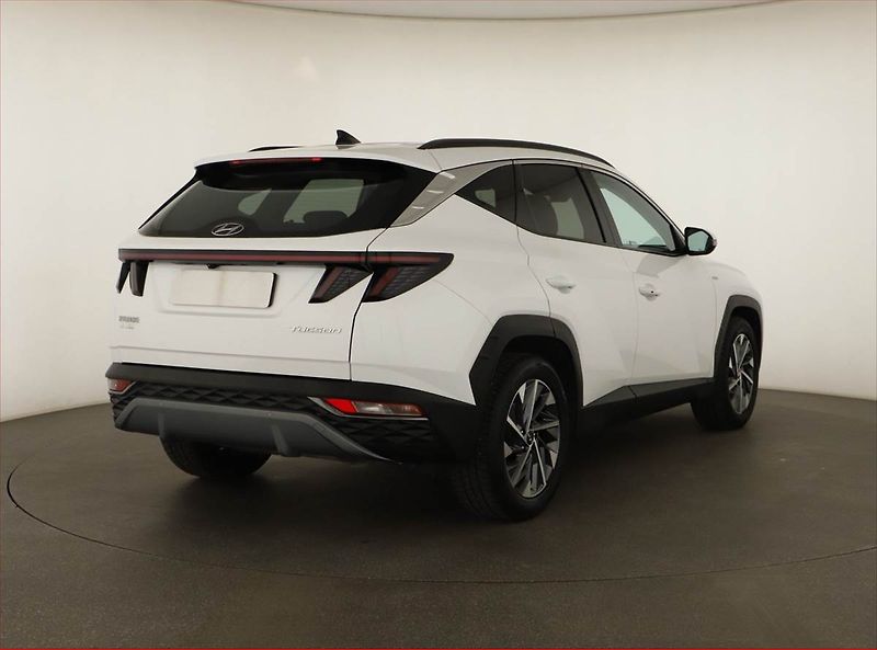 Hyundai Tucson (2023) Smart 1.6 T-GDI 48V MHEV - fotka 5 z 13