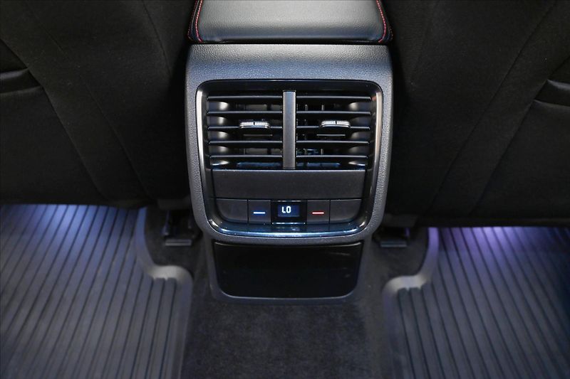 Škoda Octavia 2,0 TDI RS 147kW DSG Záruka až - fotka 22 z 32
