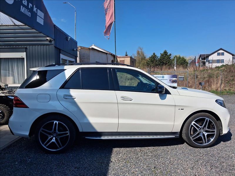 Mercedes-Benz GLE 3,0 450 AMG 4M, ČR, DPH - fotka 8 z 17