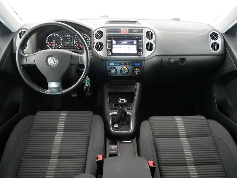 Volkswagen Tiguan - fotka 5 z 25