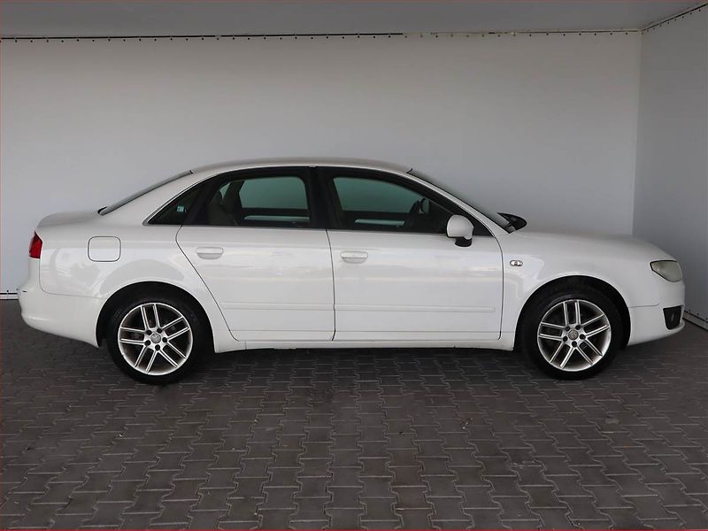 Seat Exeo (2011) 2.0 TDI, nová STK - fotka 6 z 16