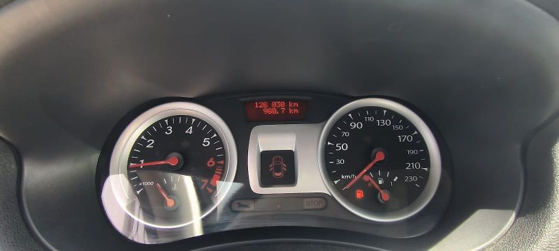 Renault Clio (2012) 1,2 16V 55kW - fotka 26 z 28
