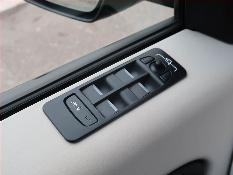 Land Rover Discovery Sport (2019) TD4 - fotka 19 z 23
