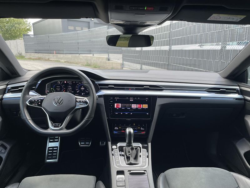 Volkswagen Arteon Shooting Brake (2022) 1.4 TSI E-HYBRID R-LINE DSG - fotka 9 z 38