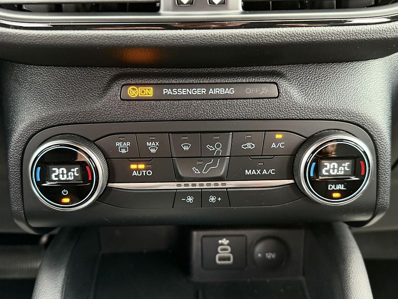 Ford Kuga 2,5 Duratec ST-Line Automat  - fotka 32 z 37