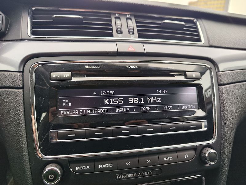Škoda Superb 1.8 TSi/118kW Comfort DSG ČR - fotka 16 z 33