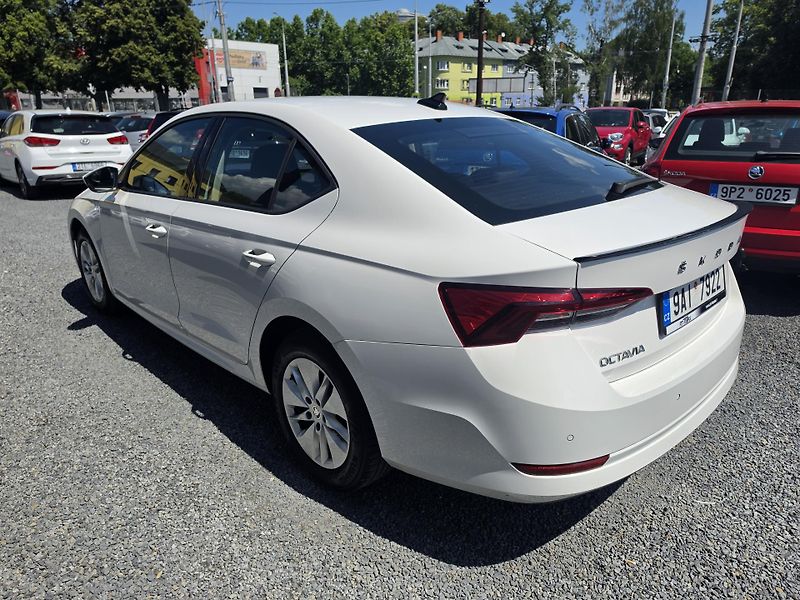 Škoda Octavia 2.0 TDI  - fotka 3 z 23