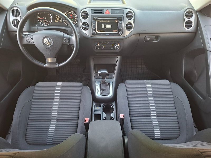 Volkswagen Tiguan (2009) 2.0TDI 103kW DSG 4MOTION -ČR - fotka 10 z 35