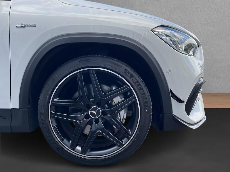Mercedes-Benz GLA Mercedes-AMG 35 4MATIC Aero - fotka 9 z 18