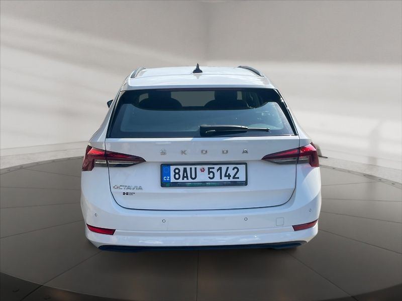 Škoda Octavia 1,0 TSI 81 Ambition - fotka 5 z 11