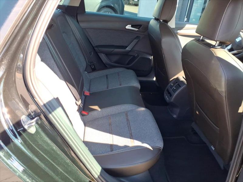 Seat Leon 2,0 TDI TAŽNÉ KAMERA - fotka 7 z 10