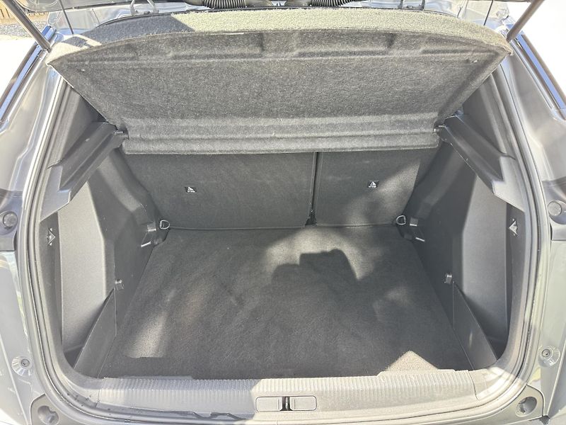 Peugeot 2008 (2024) Allure 1.2 PureTech 100k MAN6 - fotka 6 z 6