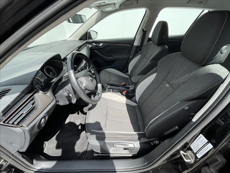 Škoda Kamiq 1,5 TSI DSG Style TAŽNÉ+ACC - fotka 4 z 23