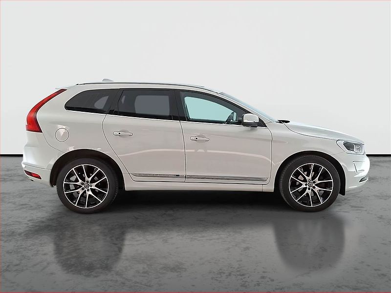 Volvo XC60 (2016) D4, Automat, Kůže, Navi - fotka 6 z 20