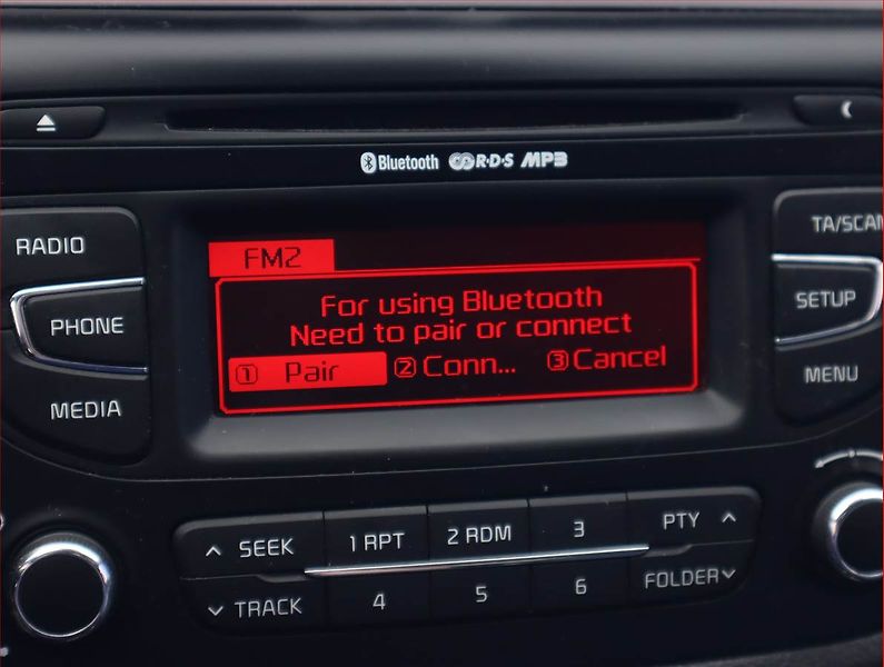 Kia Ceed (2015) Silver 1.6 GDI, Tempomat - fotka 17 z 18