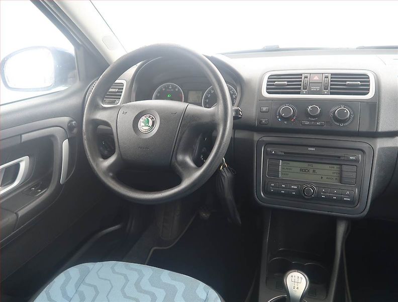 Škoda Fabia (2008) 1.4 16V, po STK, udržované - fotka 7 z 14