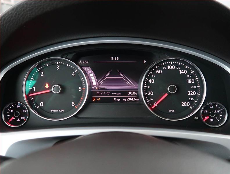 Volkswagen Touareg (2010) 3.0 TDI, 4X4, Automat, Navi - fotka 11 z 27