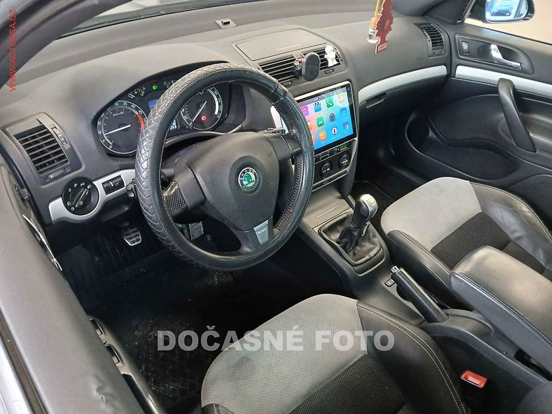 Škoda Octavia (2008) 2.0TDI, navi, xenon - fotka 3 z 3