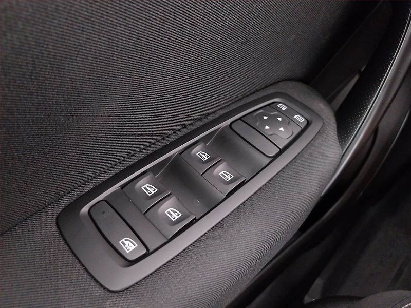 Renault Mégane (2019) 1.3 TCe, Tempomat - fotka 16 z 19