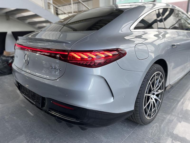 Mercedes-Benz EQS 580 4MATIC AMG linie - fotka 29 z 36
