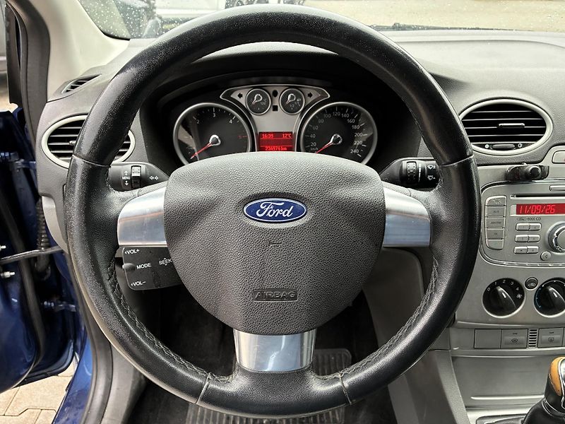 Ford Focus 1,6 TDCi-66kW,KOMBI,KLIMA,ALU - fotka 13 z 20