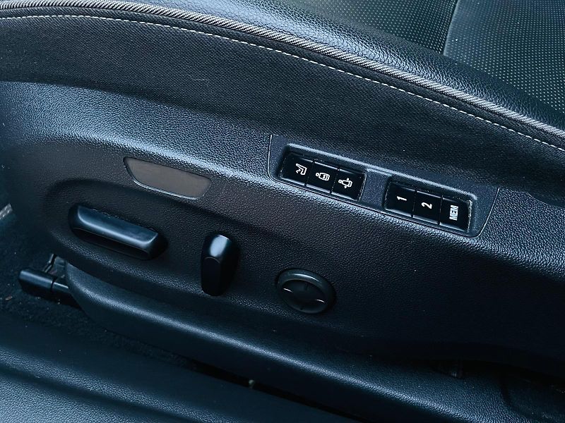 Opel Insignia 2.0CDTi MAN SERVISKA TAŽNÉ LED - fotka 43 z 55