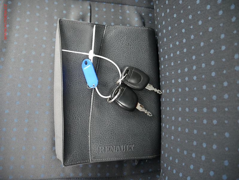 Renault Thalia (2005) 1.4i, ČR, AC - fotka 15 z 15