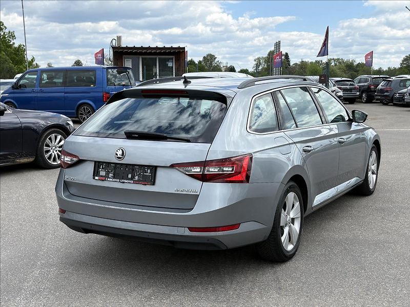 Škoda Superb 1,6 TDi 88kW Xenon,ACC,Výhřev - fotka 2 z 36