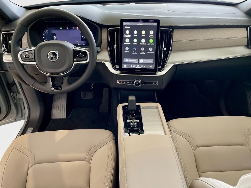 Volvo XC90 (2026) B5 AWD CORE + 4 ROKY ZÁRUKA - fotka 8 z 12