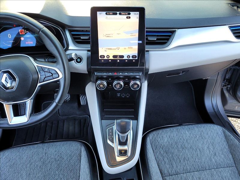 Renault Captur 1,6 E-Tech PHEV Intense - fotka 34 z 49