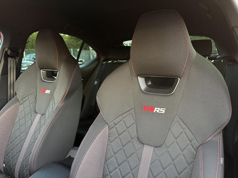 Škoda Octavia 2.0TSi RS 180kW DSG CANTON - fotka 18 z 26