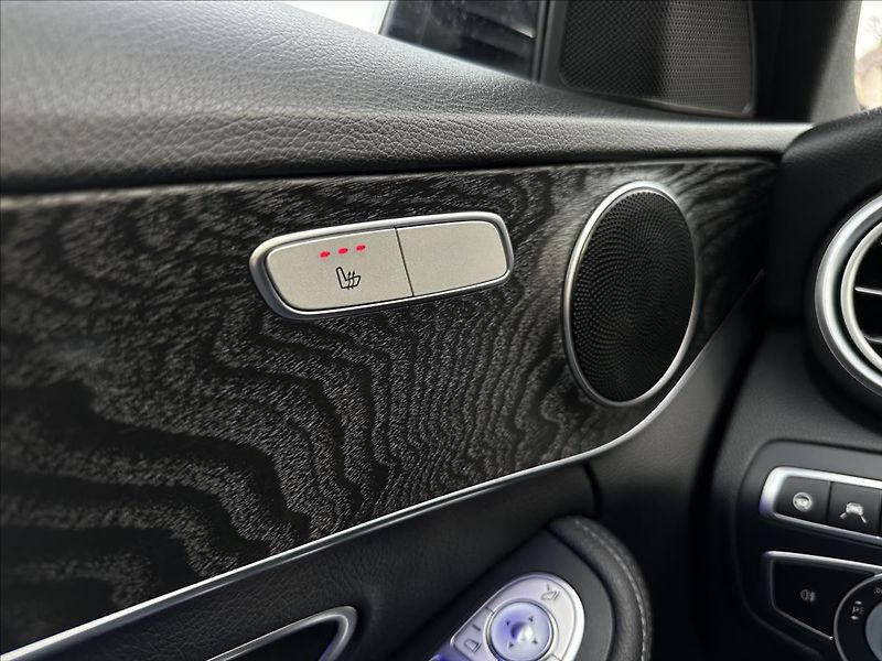 Mercedes-Benz Třídy C 180 AMG,Aut. multibeam - fotka 28 z 31
