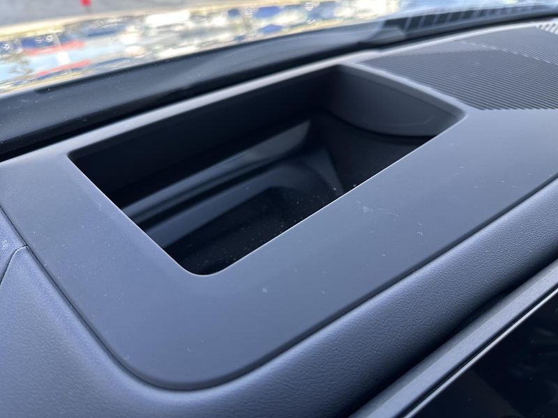BMW Řada 5 540d xDrive Touring M-Sport - fotka 29 z 35