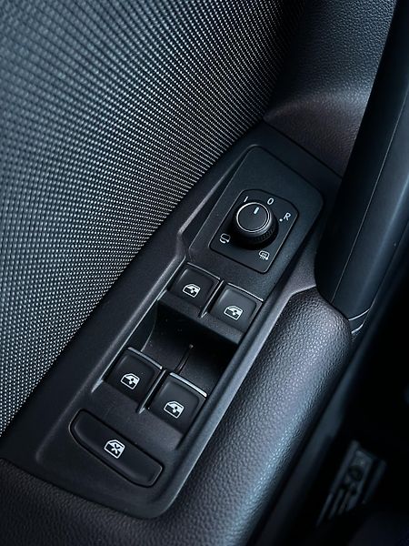 Seat Tarraco 2.0TDI 147kW 4x4 FR DPH 1.Maj - fotka 21 z 28