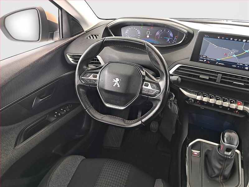 Peugeot 5008 (2018) Active PureTech 130, 7 míst - fotka 7 z 19