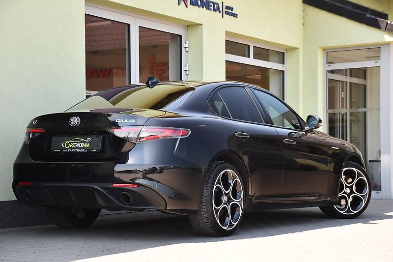 Alfa Romeo Giulia 2,0 VELOCE 16V 206kW AT8-Q4 - fotka 5 z 54