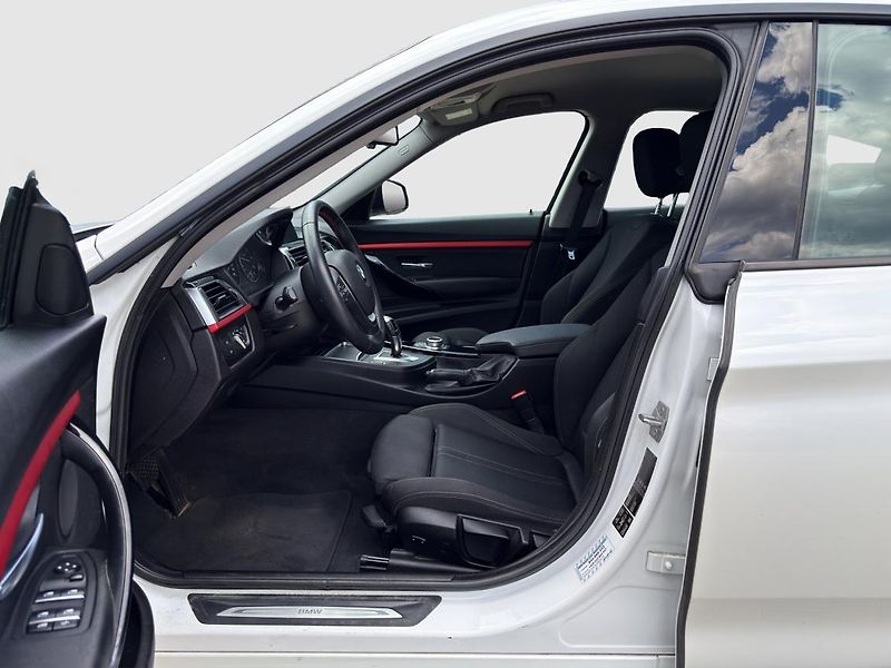BMW Řada 3 320d xDrive Gran Turismo - fotka 2 z 22