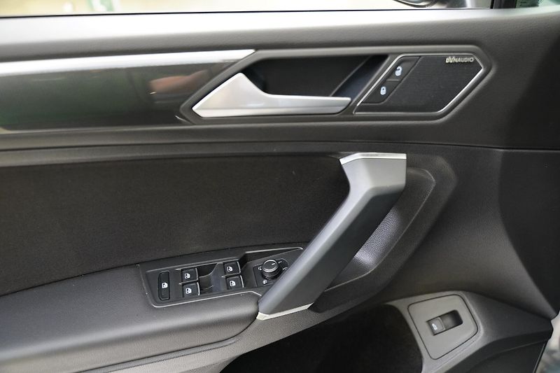 Volkswagen Tiguan - fotka 13 z 26