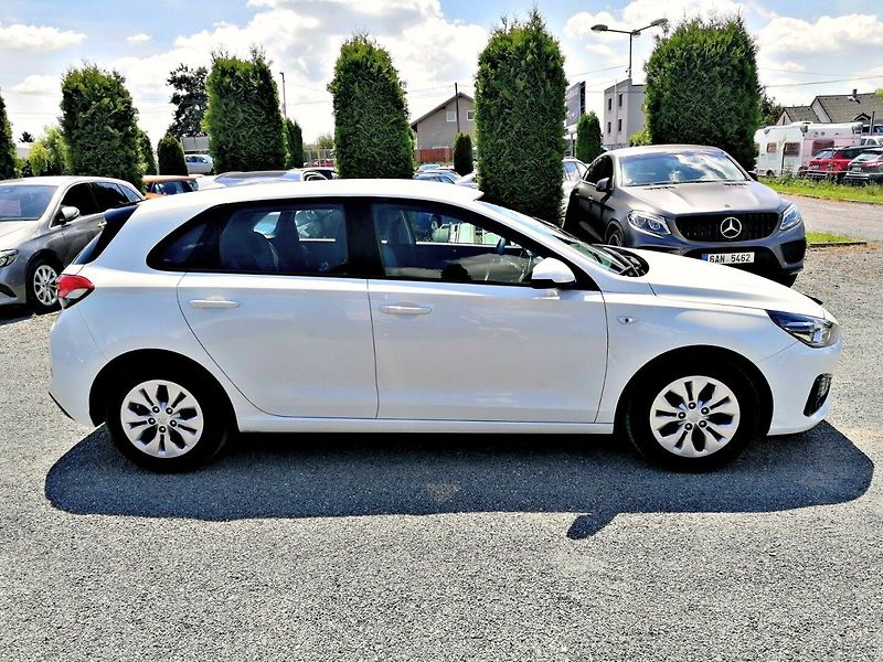 Hyundai i30 (2022) 1.0 T-GDi 88kw ČR, DPH - fotka 7 z 19