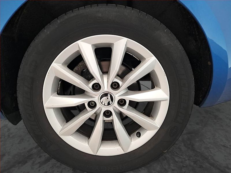 Škoda Octavia (2014) Style 1.6 TDI, Serv.kniha - fotka 15 z 16