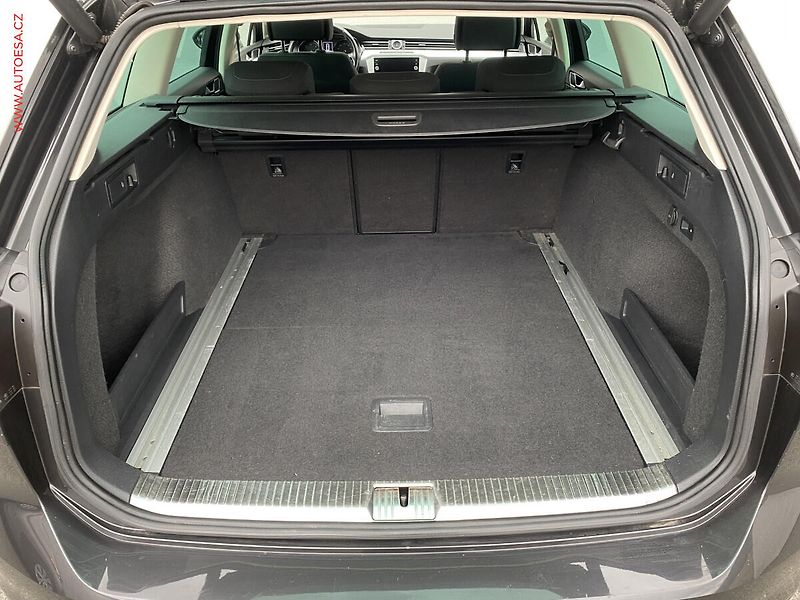 Volkswagen Passat (2018) 2.0TDi, DSG, navi, kamera - fotka 7 z 18