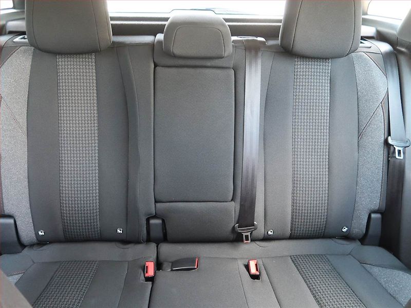 Peugeot 3008 (2022) 1.2 PureTech - fotka 10 z 18