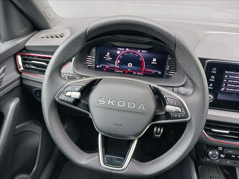 Škoda Scala 1,5 110 kW MONTE CARLO - fotka 24 z 31